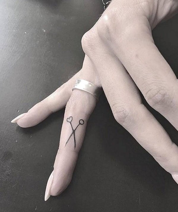 tatuaje dedos 132