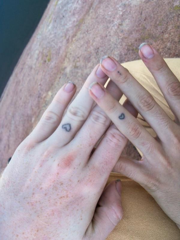 tatuaje dedos 144
