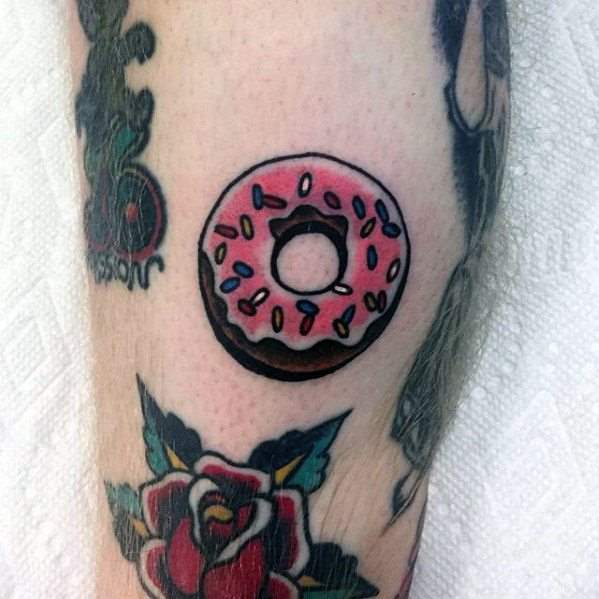 49 Tatuajes de donuts (donas) (con el significado)