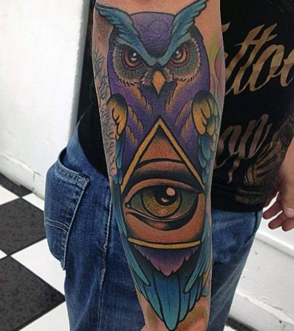 tatuaje simbolo illuminati 16