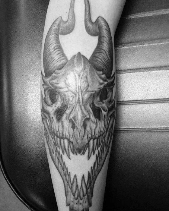 tatuaje calavera dragon 34