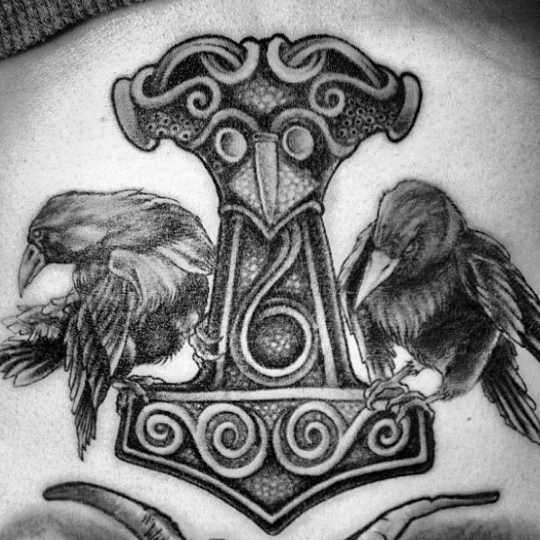 tatuaje cuervos Hugin Munin 22