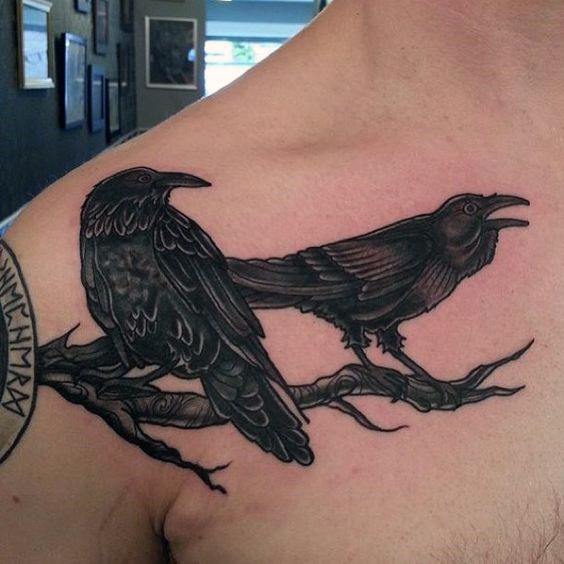 tatuaje cuervos Hugin Munin 26