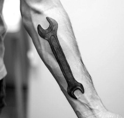 tatuaje llave herramienta 18