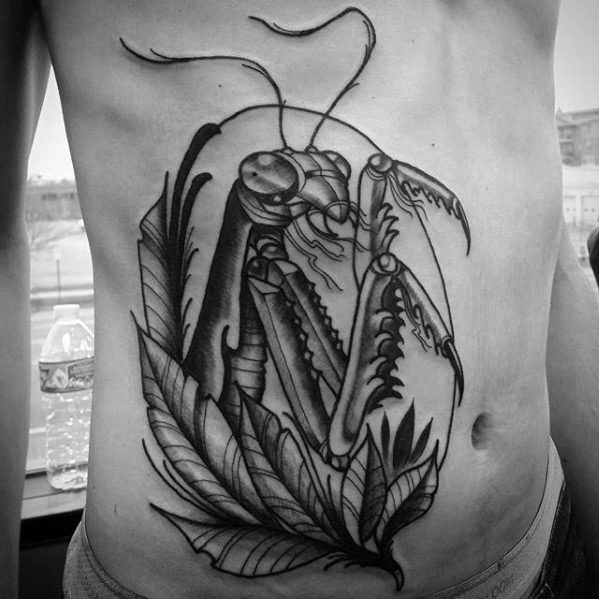 tatuaje mantis religiosa 04