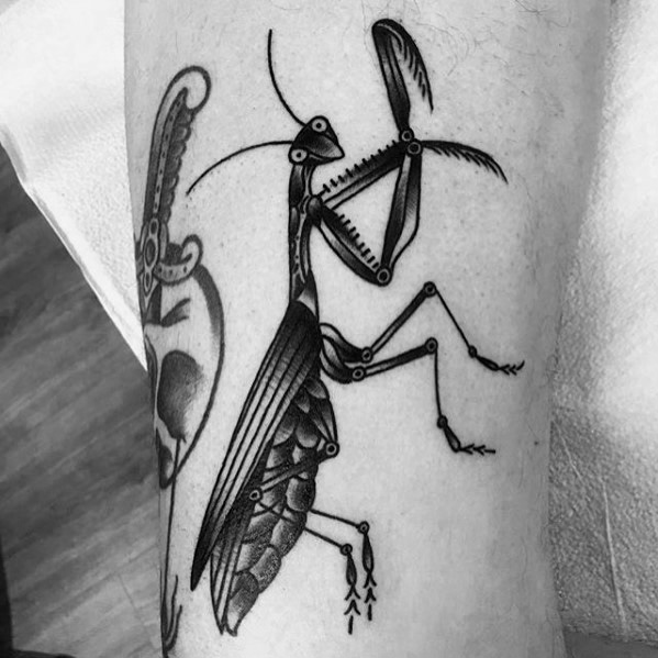tatuaje mantis religiosa 46