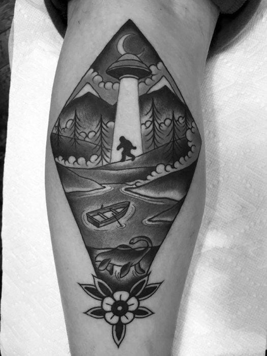tatuaje monstruo lago ness 42