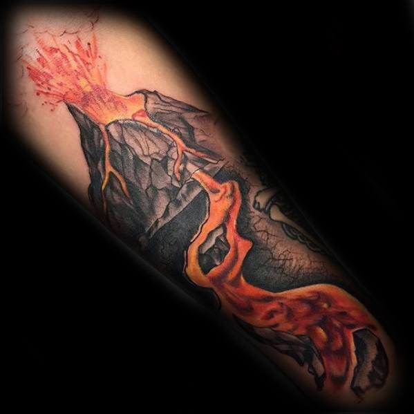 tatuaje volcan 84