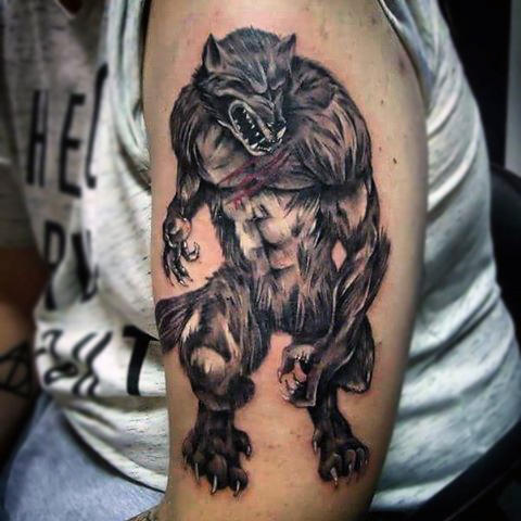 tatuaje hombre lobo 137
