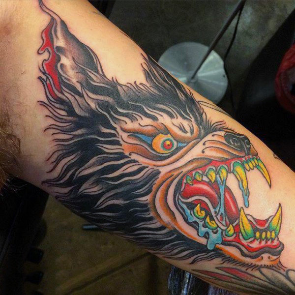 tatuaje hombre lobo 89