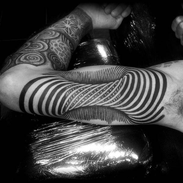 tatuaje ilusion optica 325