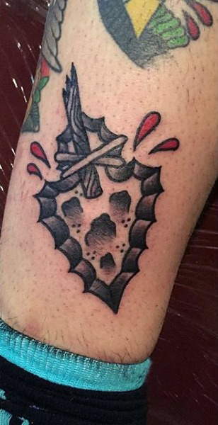 tatuaje punta flecha 113