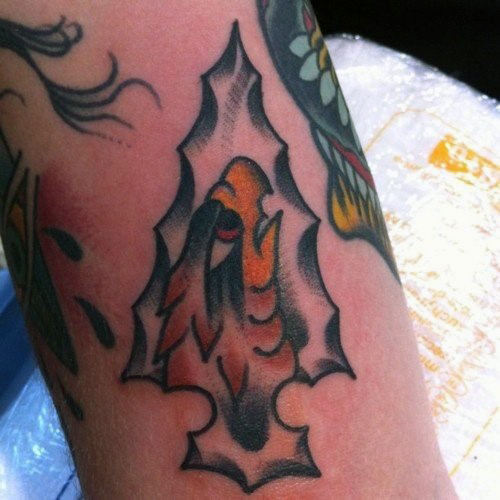 tatuaje punta flecha 13