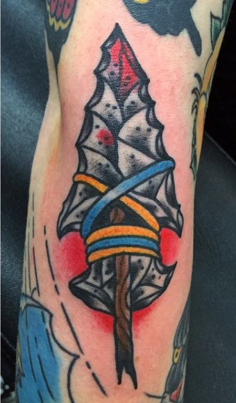 tatuaje punta flecha 133