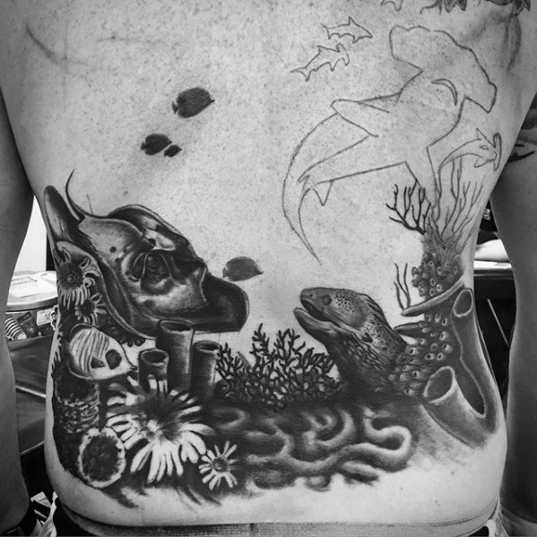 tatuaje anguila 18