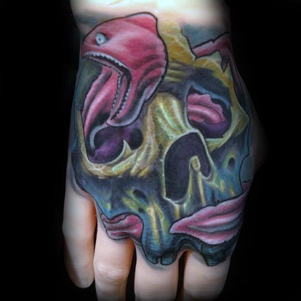 tatuaje anguila 24
