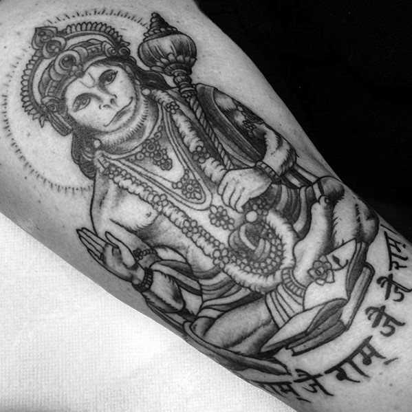 tatuaje dios januman 38