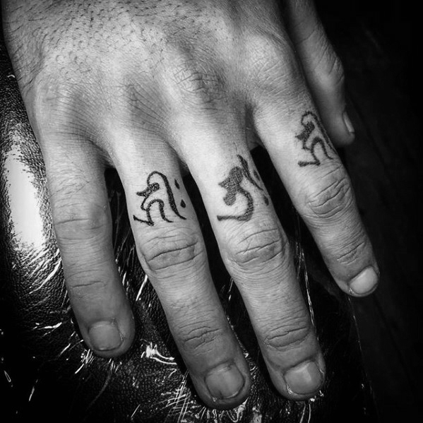 tatuaje en sanscrito 08