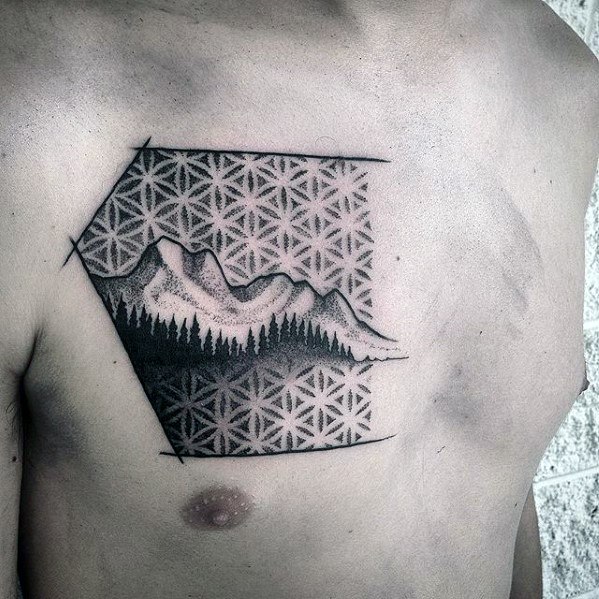 tatuaje geometrico pecho 102