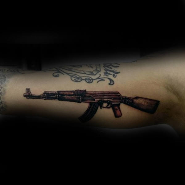 tatuaje arma ak47 109