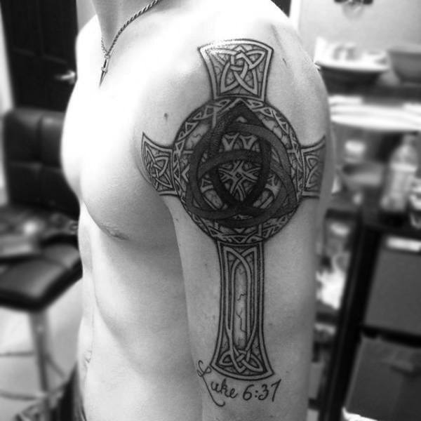 tatuaje cruz celta 361