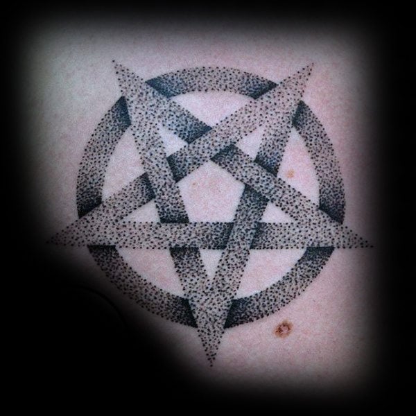 tatuaje estrella pentagrama 13