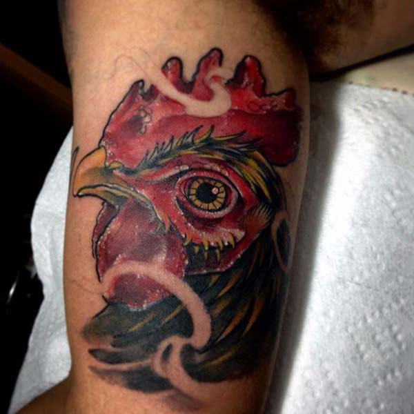 99 Tatuajes de gallos (Con el significado)