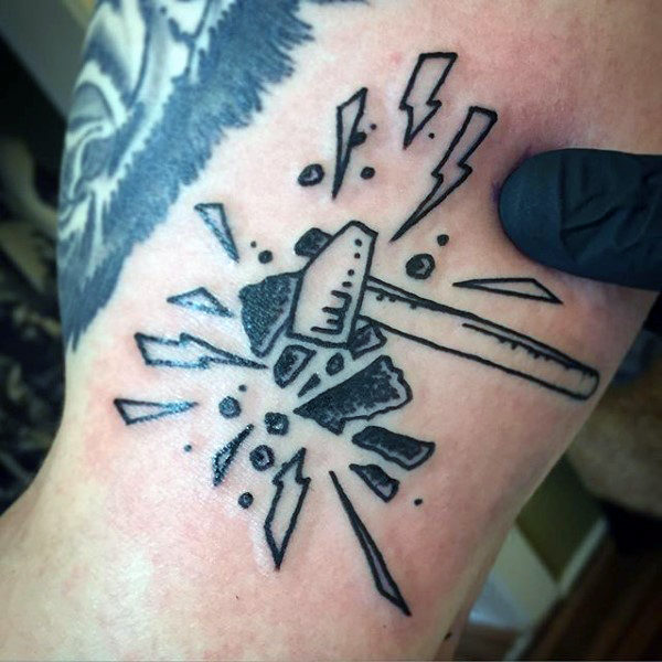 tatuaje martillo 101