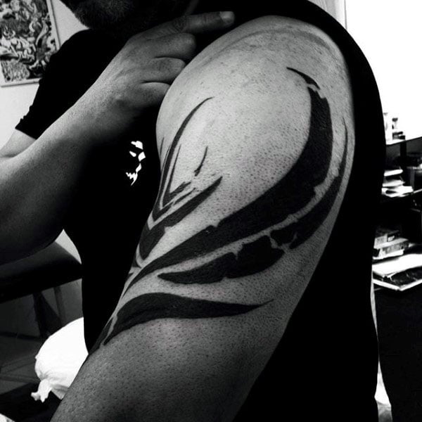 tatuaje tribal brazo 09