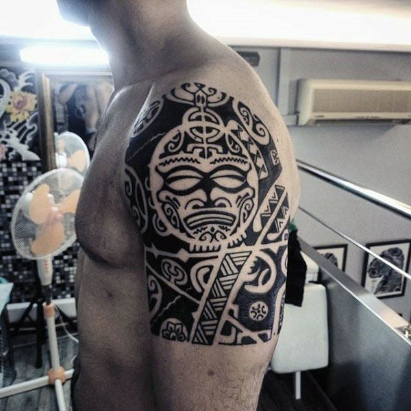 tatuaje tribal brazo 141