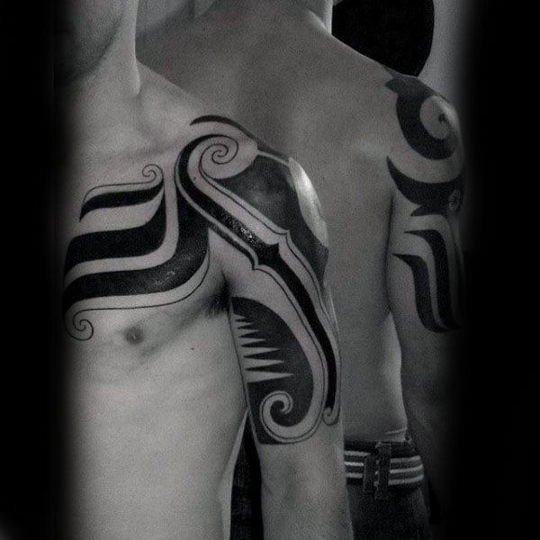 tatuaje tribal brazo 165