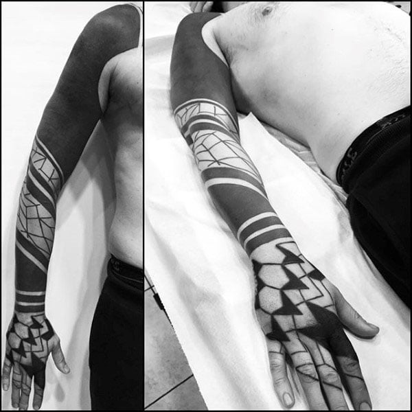 tatuaje tribal brazo 213