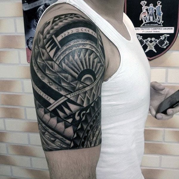 tatuaje tribal brazo 81