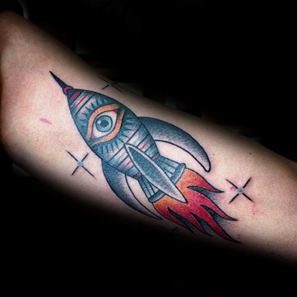 tatuaje cohete espacial 10