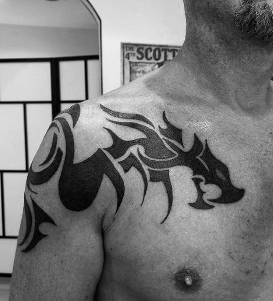 tatuaje dragon hombro 58