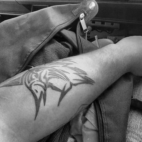 tatuaje pez tribal 46