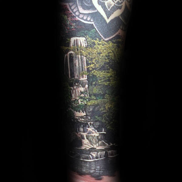 tatuaje cascada 133