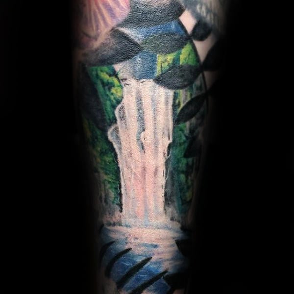 tatuaje cascada 148