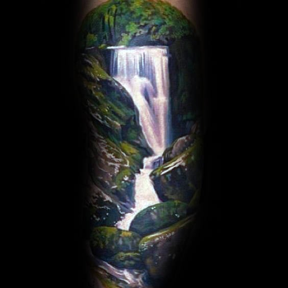 tatuaje cascada 64