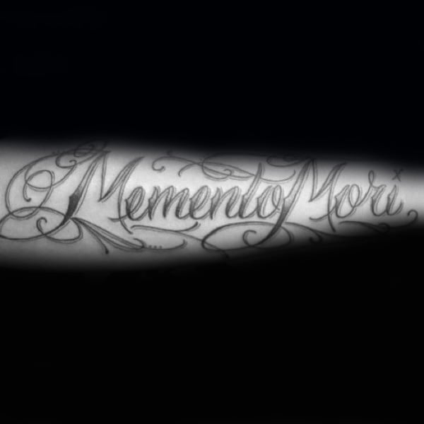 tatuaje frase memento mori 19