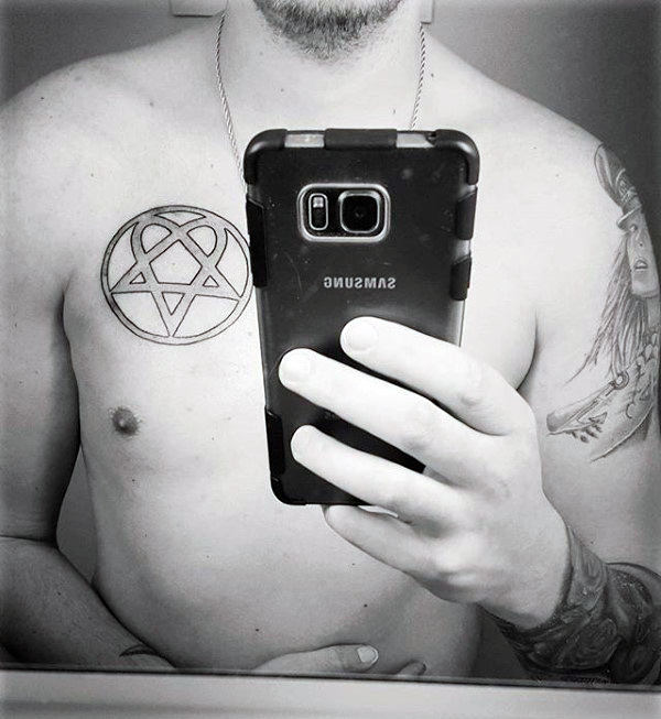 tatuaje pentagrama invertido 27