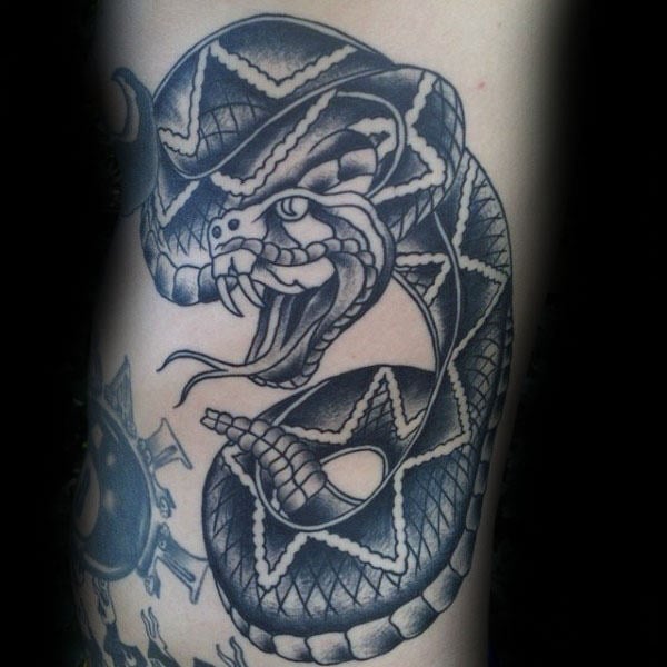 tatuaje serpiente cascabel 65