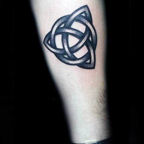 tatuaje simbolo triqueta 37
