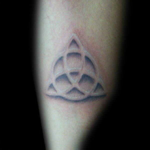 tatuaje simbolo triqueta 91