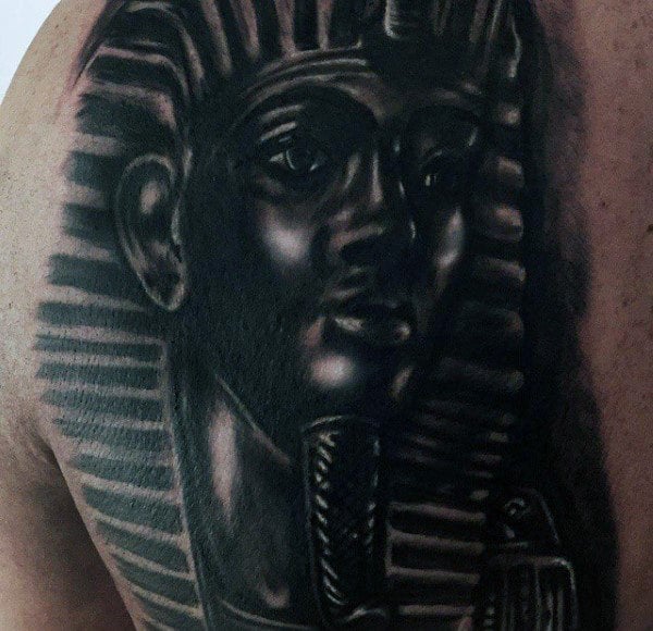 tatuaje tutankamon 115