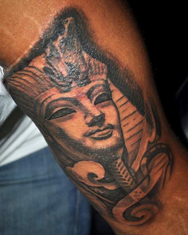 tatuaje tutankamon 23