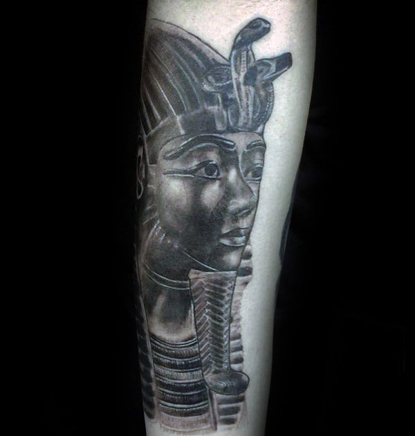 tatuaje tutankamon 31