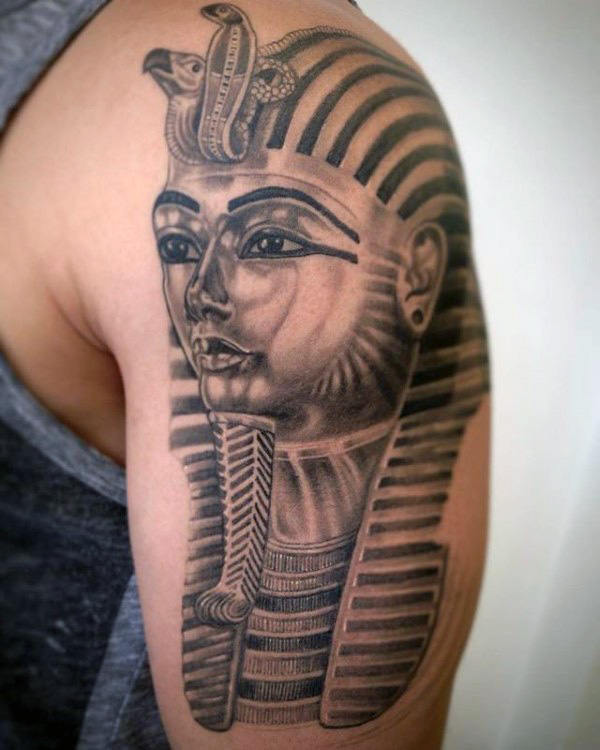 tatuaje tutankamon 51