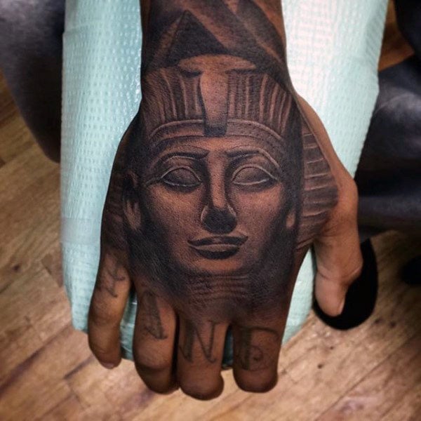 tatuaje tutankamon 55