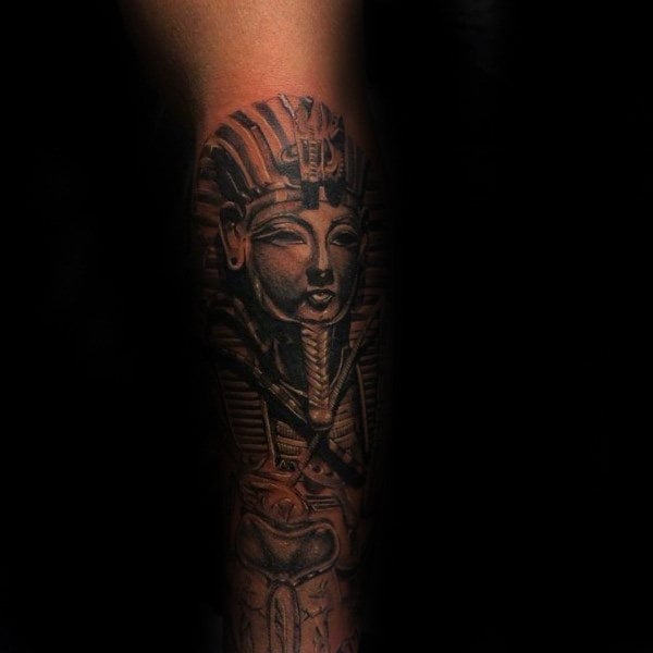 tatuaje tutankamon 67